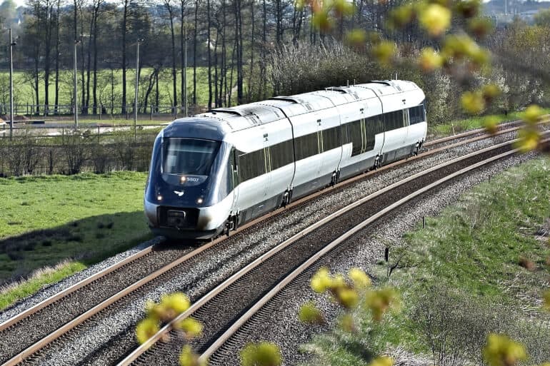 DSB må vente et halvt år længere på levering af 100 eltog