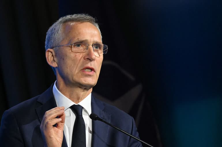 Stoltenberg varsler storindkøb hos forsvarsindustrien