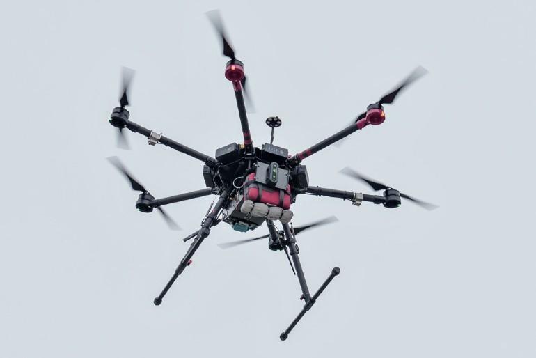 Akutberedskab dropper droneflyvninger med hjertestartere